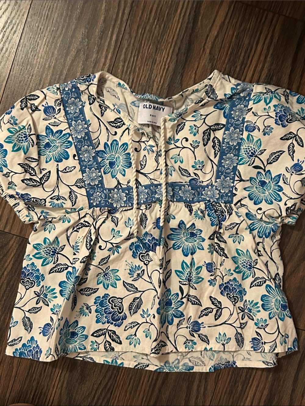 Old Navy Cream Boho Top with Blue Floral Print for Kids - Picture 1 of 1